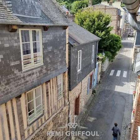 La Capucine Lovely Center *