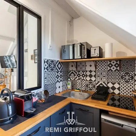 La Capucine Lovely Center Ονφλέρ